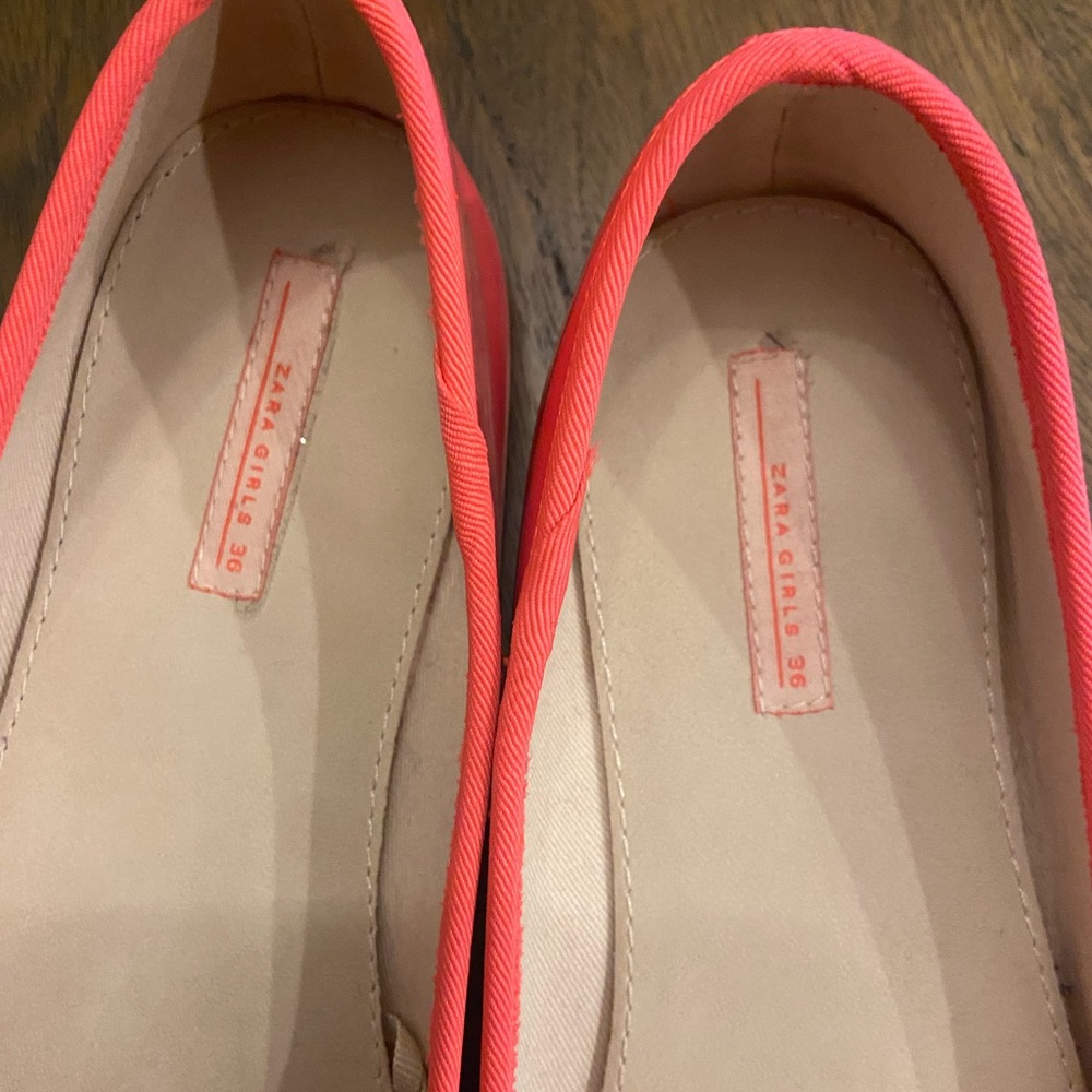 Zara girls neon pink flats - Picture 2 of 4